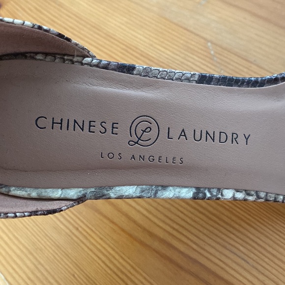 Chinese Laundry Snakeskin Heels Women’s 9.5 - Picture 3 of 4
